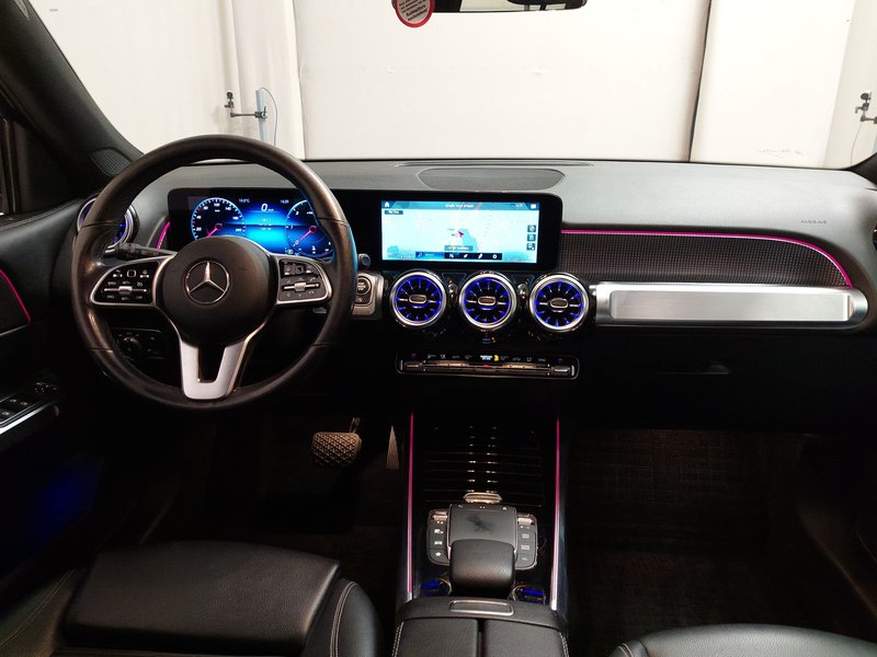 Mercedes-Benz GLB 200 d automatik Progressive • AHK • Full LED — 18