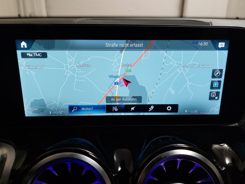 Mercedes-Benz GLB 200 d automatik Progressive • AHK • Full LED — 19