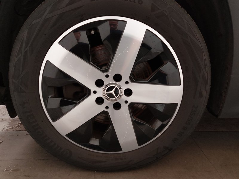 Mercedes-Benz GLB 200 d automatik Progressive • AHK • Full LED — 8