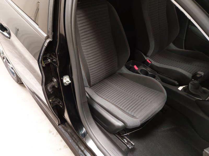 Peugeot 208 1.2 PureTech • 360° kamera • digitalni instrumenti — 10