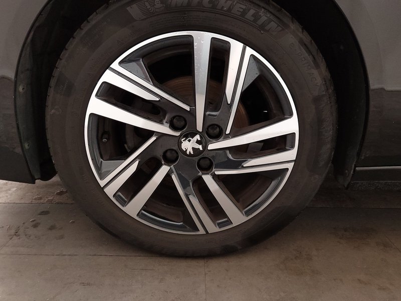 Peugeot 208 1.2 PureTech • 360° kamera • digitalni instrumenti — 8