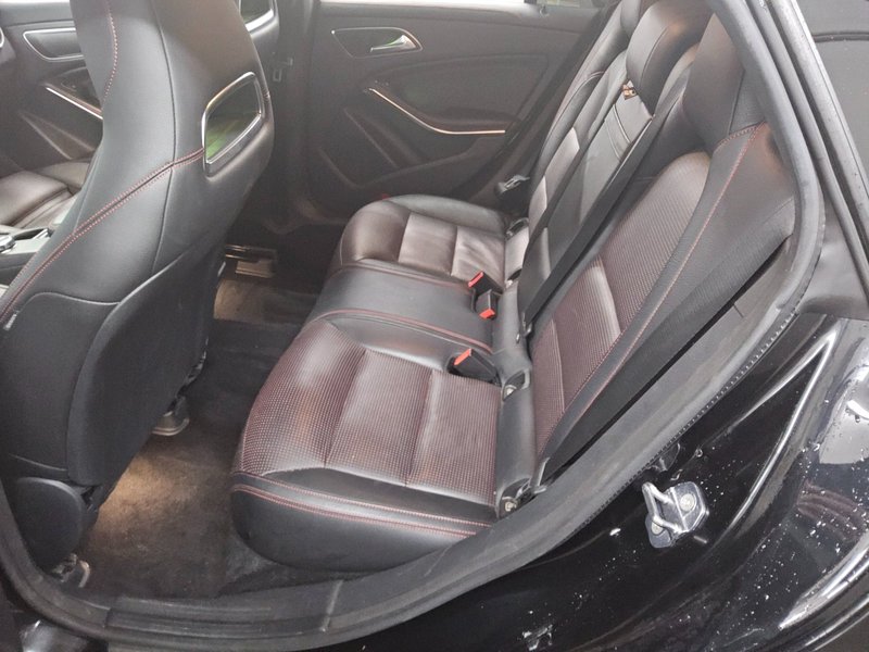 Mercedes-Benz CLA 220 d Shooting Brake 4MATIC automatik AMG Line • ACC — 12