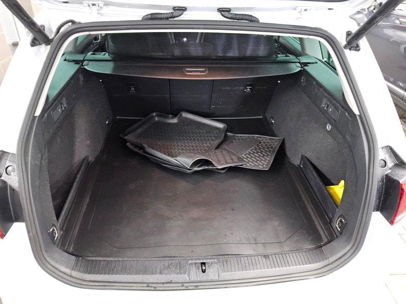 Volkswagen Passat Variant 2.0 TDI automatik Business • 360° kamera • ACC — 12