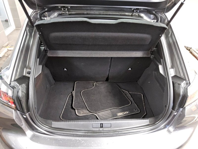 Peugeot 208 1.6 BlueHDi Active • LED — 11