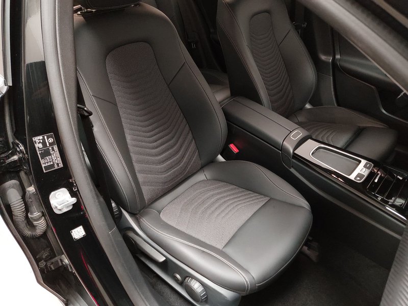 Mercedes-Benz A 180 d automatik • LED • navigacija — 10