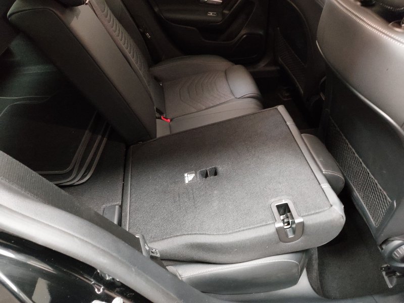 Mercedes-Benz A 180 d automatik • LED • navigacija — 11