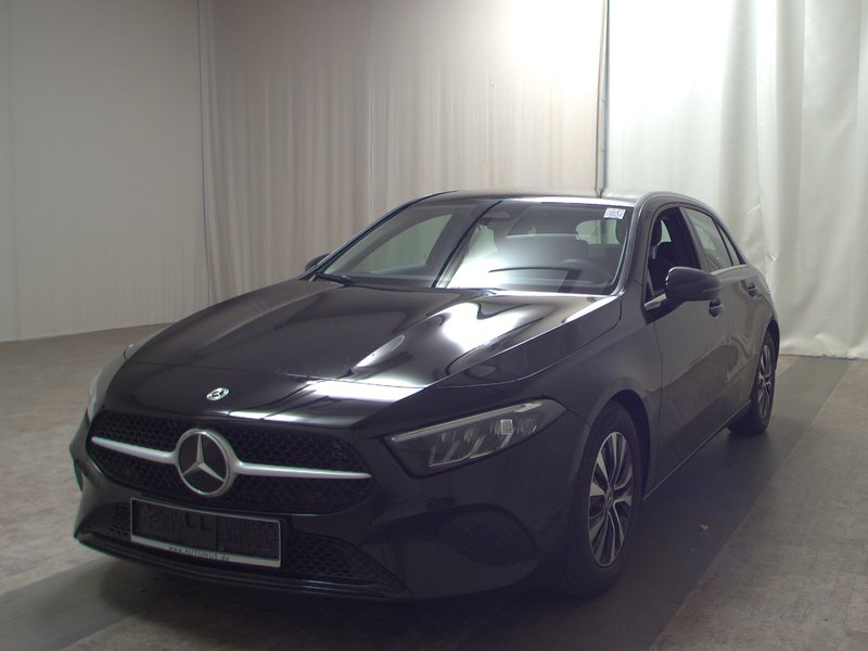Mercedes-Benz A 180 d automatik • LED • navigacija — 2