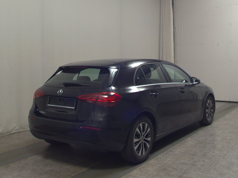 Mercedes-Benz A 180 d automatik • LED • navigacija — 4