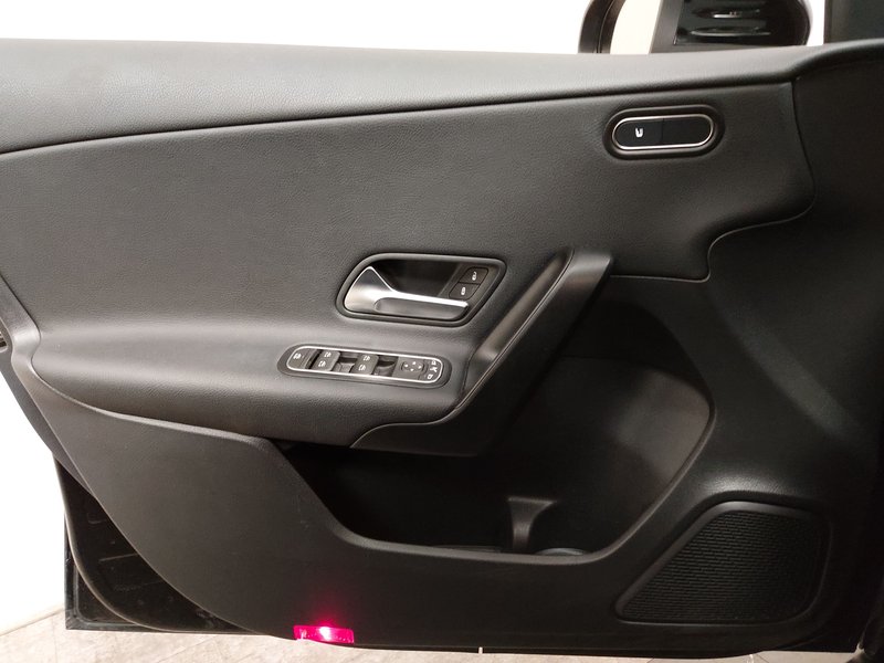 Mercedes-Benz A 180 d automatik • LED • navigacija — 5