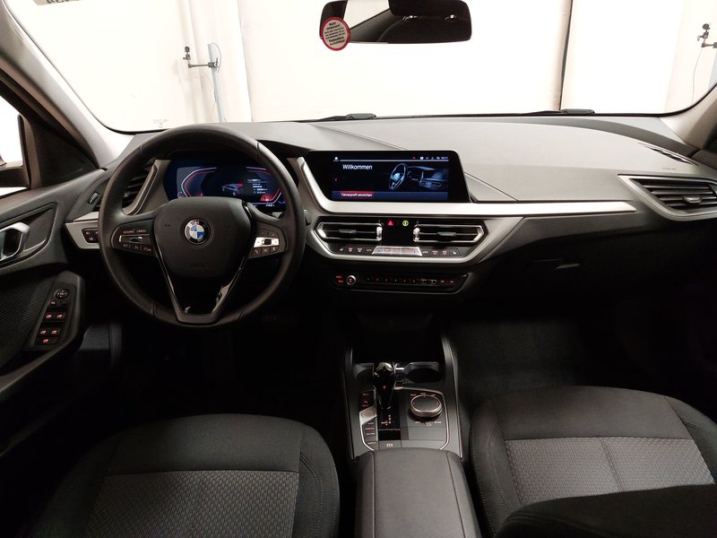 BMW 120d Advantage automatik • ACC • Full LED — 16