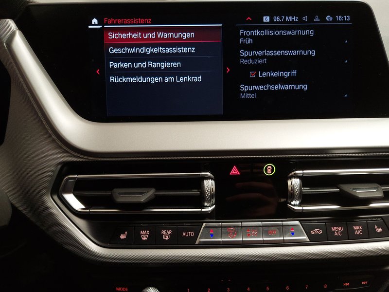 BMW 120d Advantage automatik • ACC • Full LED — 19