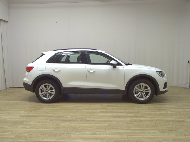 Audi Q3 40 TDI automatik quattro • 360° kamera • ACC
