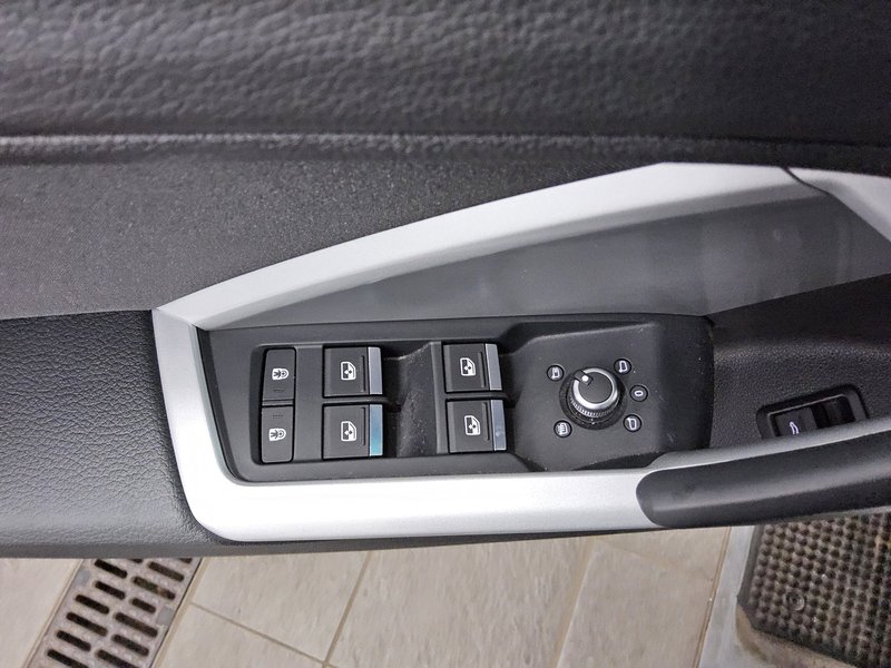 Audi Q3 40 TDI automatik quattro • 360° kamera • ACC — 10