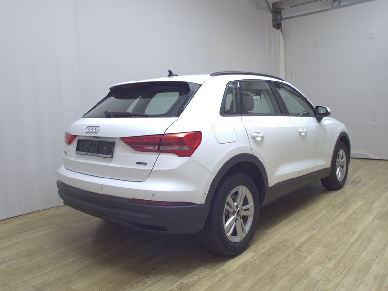 Audi Q3 40 TDI automatik quattro • 360° kamera • ACC — 4
