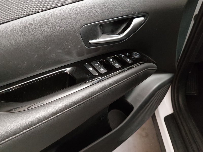 Hyundai Tucson 1.6 T-GDI automatik • 4x4 • digitalni instrumenti — 5