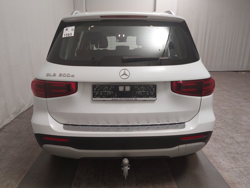Mercedes-Benz GLB 200 d automatik Entry • AHK • el. peta vrata — 14