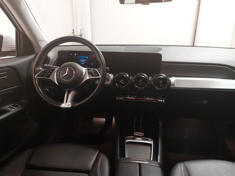 Mercedes-Benz GLB 200 d automatik Entry • AHK • el. peta vrata — 16