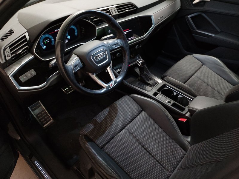 Audi Q3 45 TFSI e automatik S line • Panorama • Full LED — 6