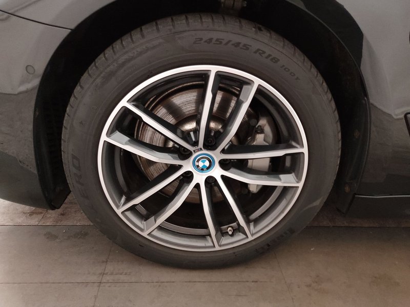 BMW 530e Touring automatik M Sport • HUD • ACC — 8
