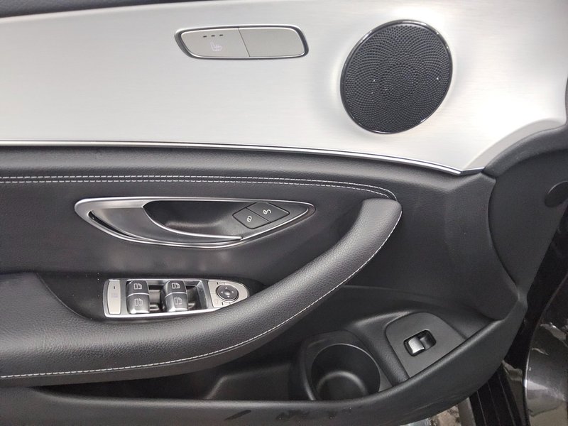 Mercedes-Benz E 300 d 4MATIC karavan automatik AMG Line • HUD • ACC — 10