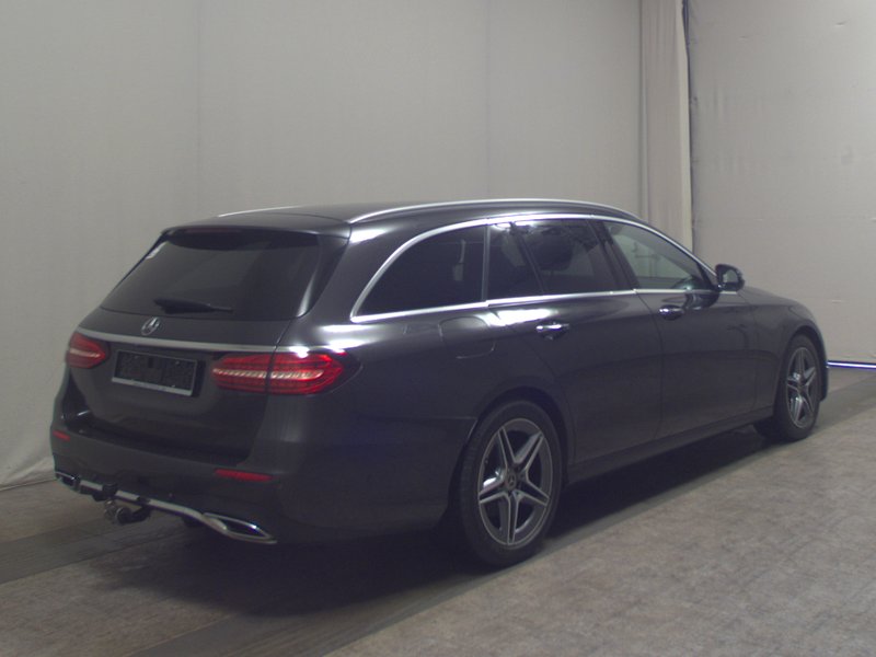 Mercedes-Benz E 300 d 4MATIC karavan automatik AMG Line • HUD • ACC — 4