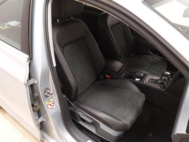 Volkswagen Passat GTE 1.4 TSI automatik • ACC • AHK — 10