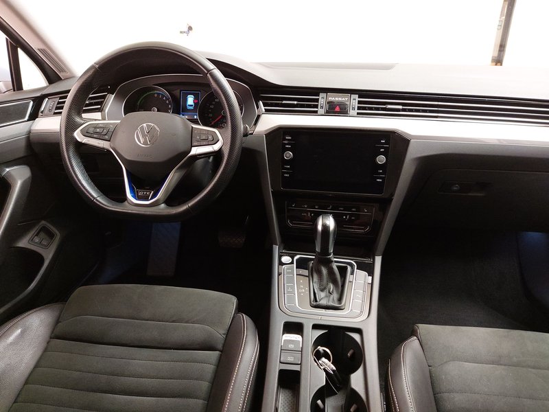 Volkswagen Passat GTE 1.4 TSI automatik • ACC • AHK — 18