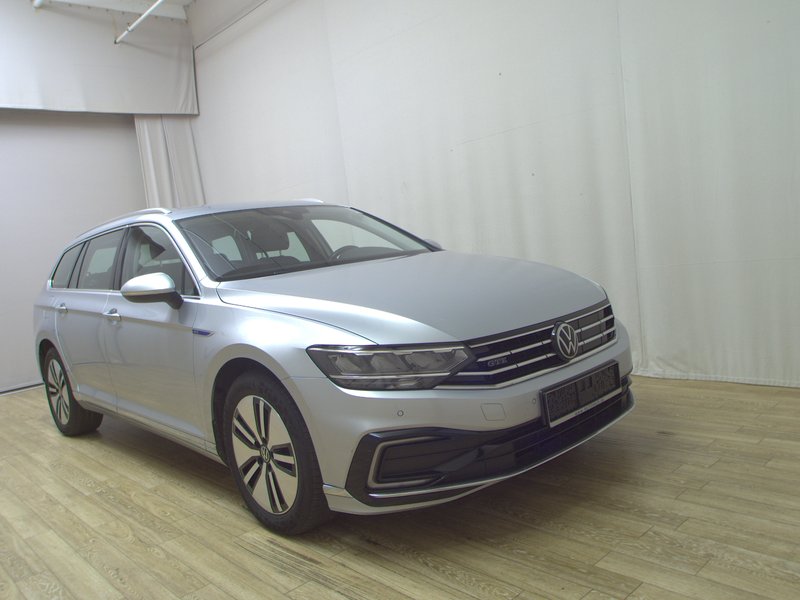 Volkswagen Passat GTE 1.4 TSI automatik • ACC • AHK — 3