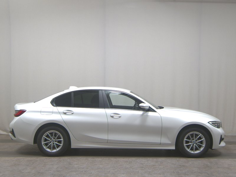 BMW 320d automatik • Full LED • digitalni instrumenti