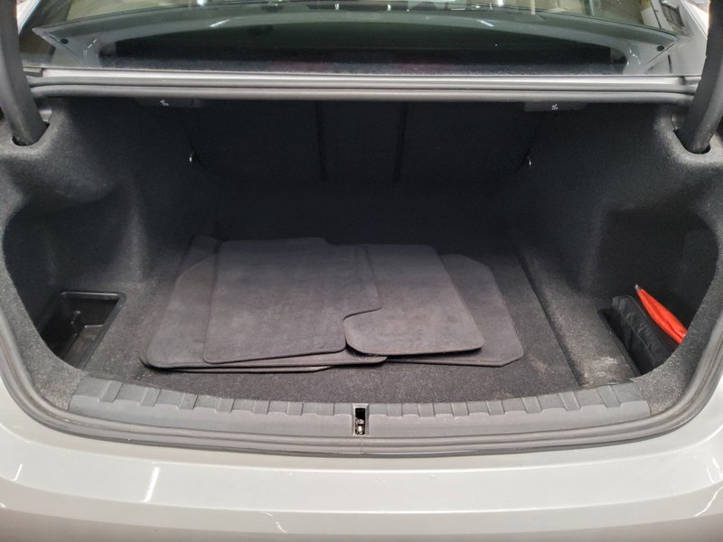 BMW 320d automatik • Full LED • digitalni instrumenti — 12