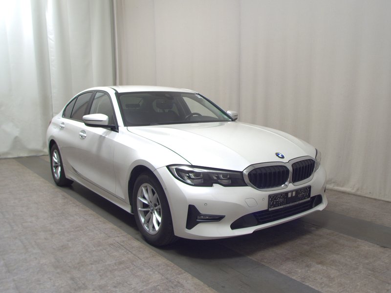 BMW 320d automatik • Full LED • digitalni instrumenti — 3