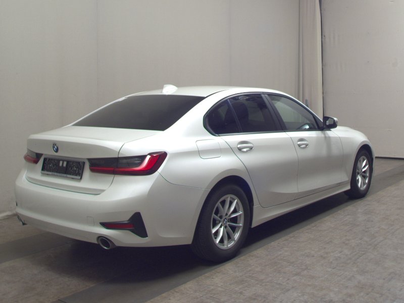 BMW 320d automatik • Full LED • digitalni instrumenti — 4