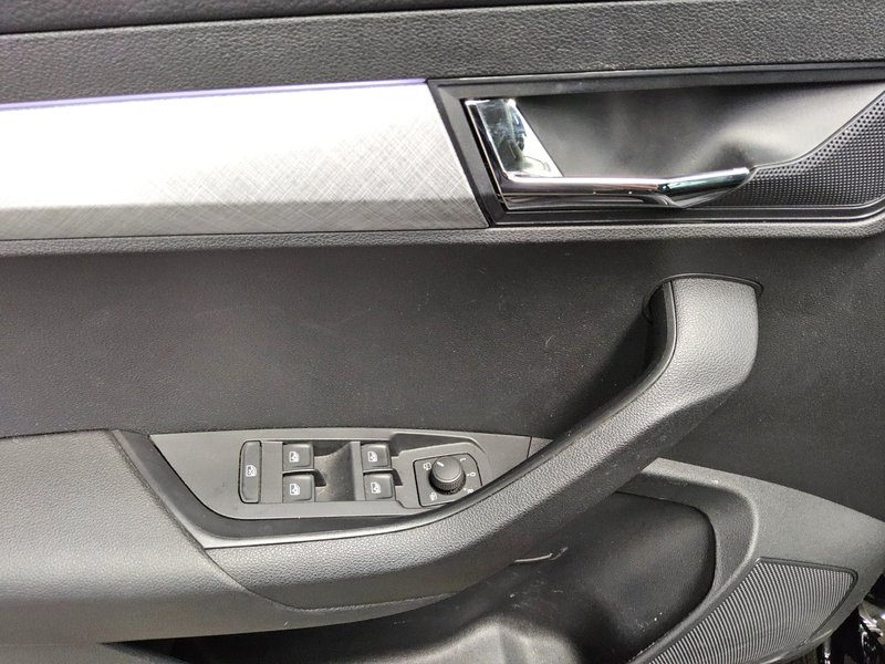 Škoda Karoq 2.0 TDI Tour automatik • LED • digitalni instrumenti — 10