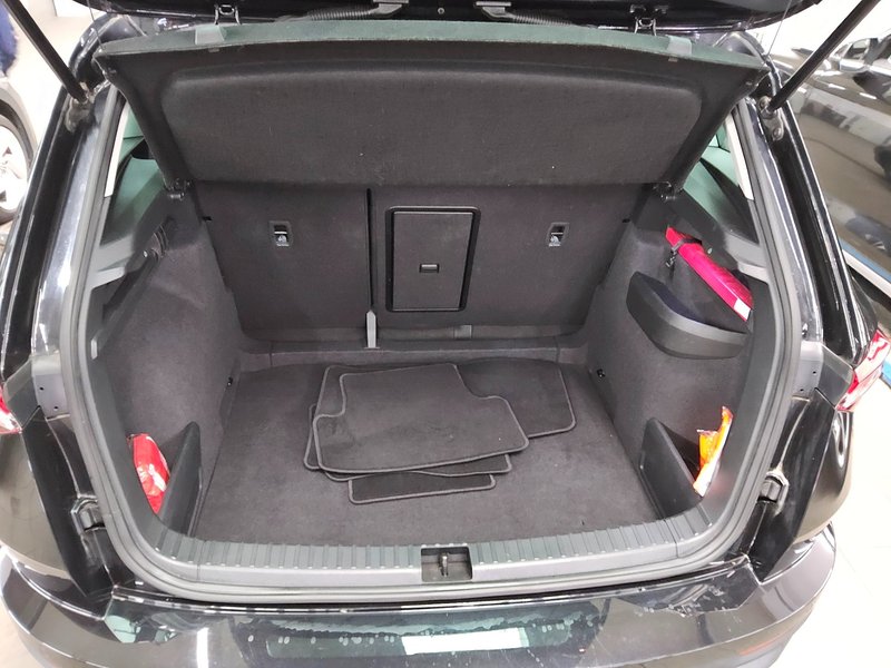 Škoda Karoq 2.0 TDI Tour automatik • LED • digitalni instrumenti — 12