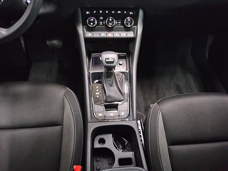 Škoda Karoq 2.0 TDI Tour automatik • LED • digitalni instrumenti — 6