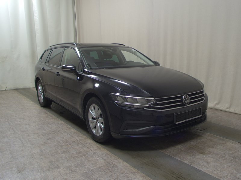 Volkswagen Passat 2.0 TDI Business • ACC • Full LED — 15