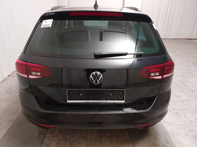Volkswagen Passat 2.0 TDI Business • ACC • Full LED — 18