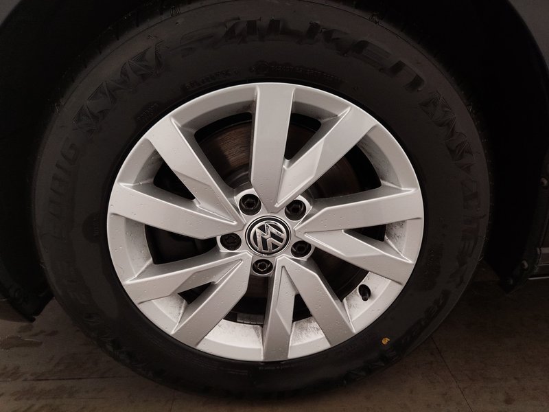 Volkswagen Passat 2.0 TDI Business • ACC • Full LED — 8