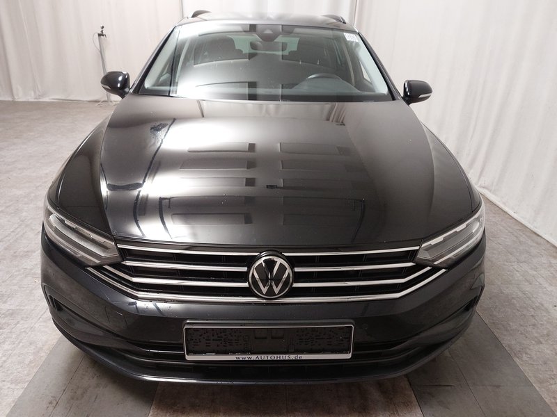 Volkswagen Passat 2.0 TDI Business • ACC • Full LED — 9