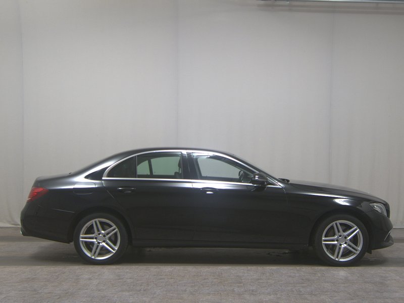 Mercedes-Benz E 300 de automatik Avantgarde • ACC • LED
