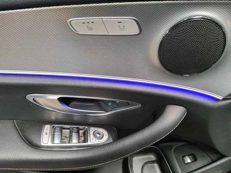 Mercedes-Benz E 300 de automatik Avantgarde • ACC • LED — 10