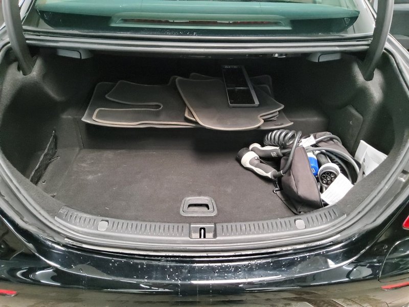Mercedes-Benz E 300 de automatik Avantgarde • ACC • LED — 12
