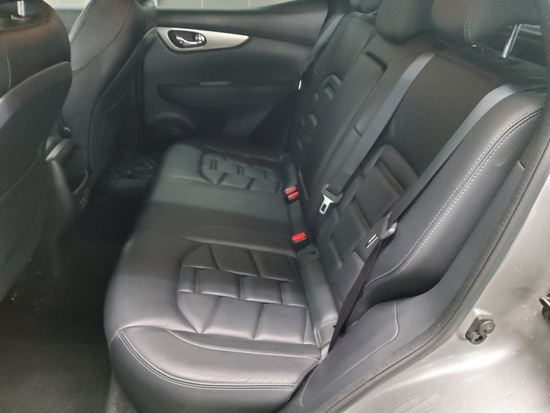 Nissan Qashqai 1.3 DIG-T automatik • AHK • 360° kamera — 13
