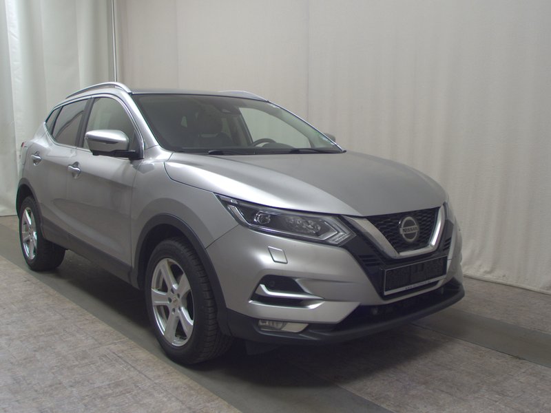 Nissan Qashqai 1.3 DIG-T automatik • AHK • 360° kamera — 3