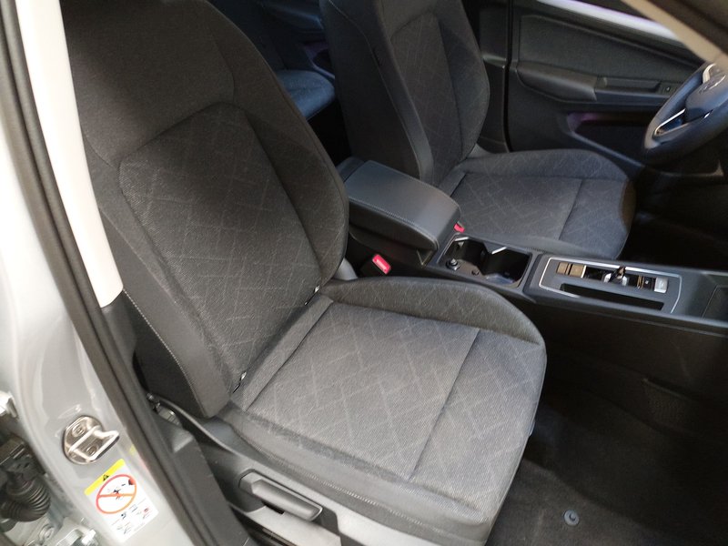 Volkswagen Golf Variant 2.0 TDI Life • ACC • sjedala s memorijom — 10