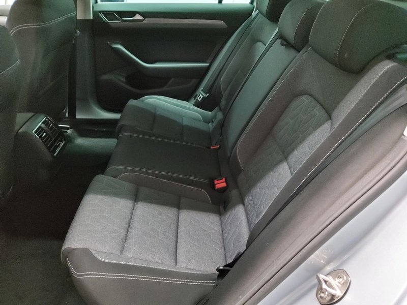 Volkswagen Passat Variant 2.0 TDI automatik • 360° kamera • AHK — 13