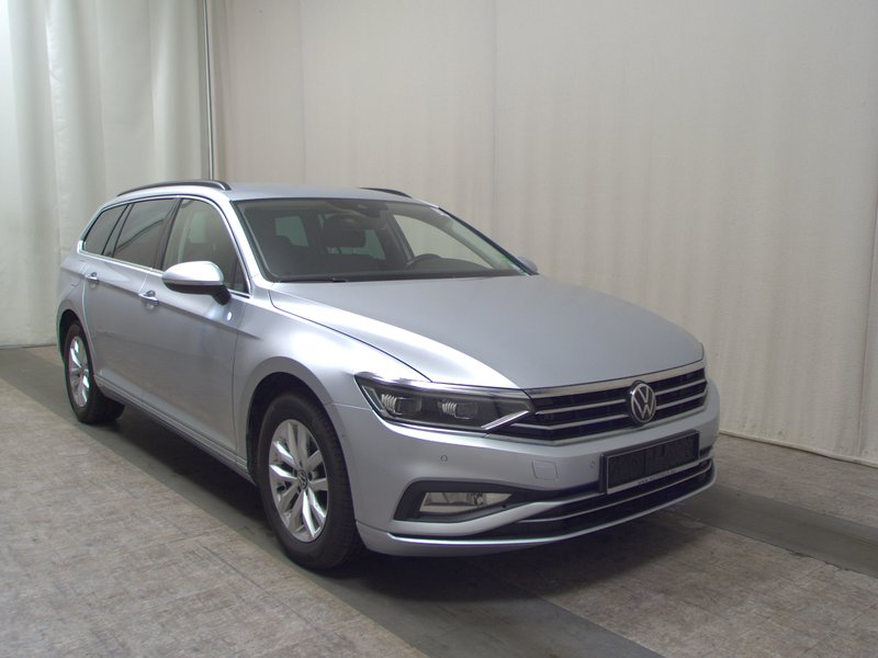 Volkswagen Passat Variant 2.0 TDI automatik • 360° kamera • AHK — 3