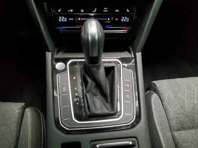 Volkswagen Passat Variant 2.0 TDI automatik • 360° kamera • AHK — 6