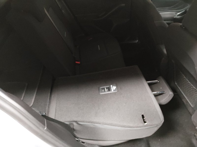 Ford Focus Turnier 1.5 EcoBlue Active automatik • LED • AHK — 11