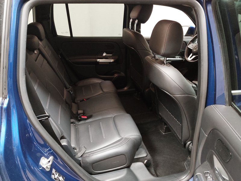 Mercedes-Benz GLB 220 d 4MATIC automatik Progressive • Kuka za vuču (AHK) • LED — 12